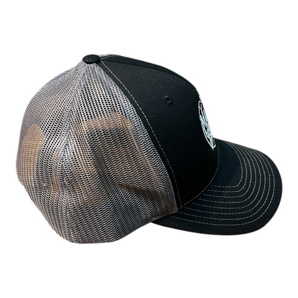 MarDe Brooks Black and Gray Mesh Trucker Cap Signed Adjustable - Picture 6 of 9